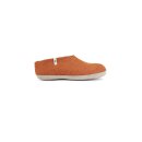 classic shoe Clay